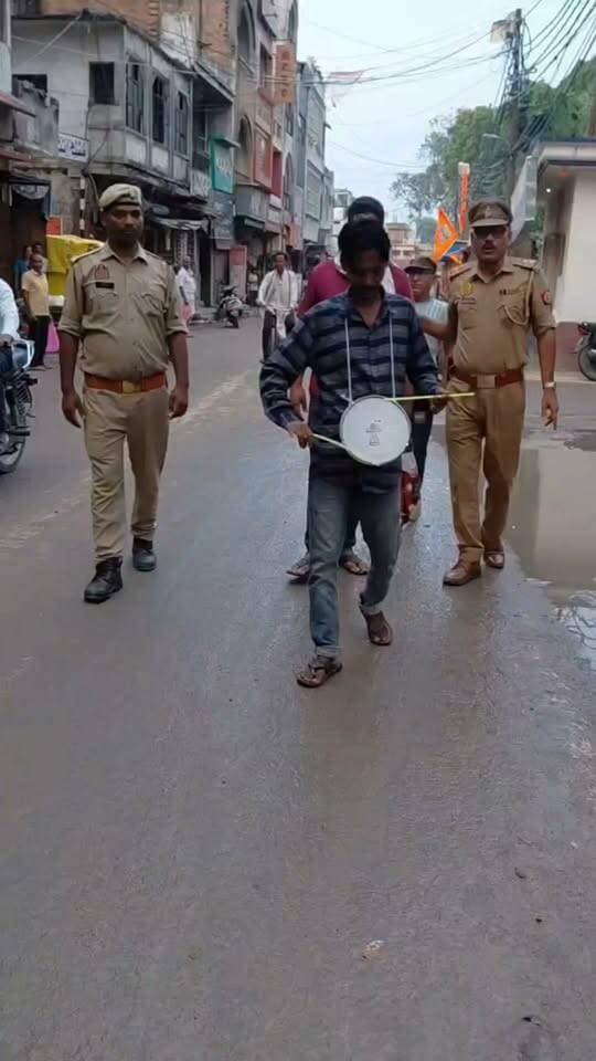मऊ में जिला बदर अपराधी दिलशाद उर्फ मोनू पर पुलिस की बड़ी कार्रवाई #खबरेंअभीतक #KhabareAbhiTak #MauNews #MauPolice #BreakingNews