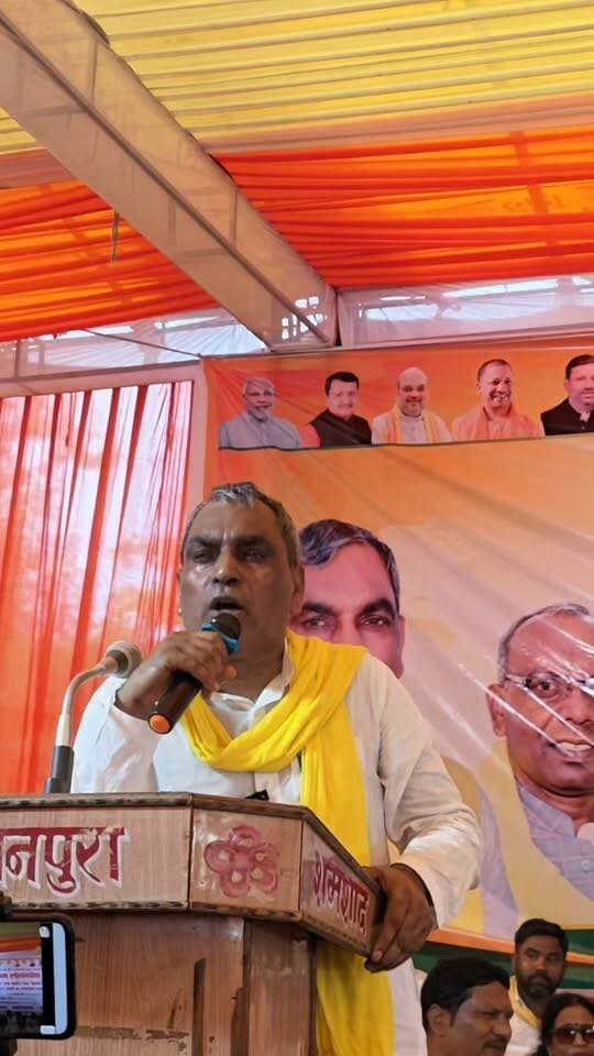 मंत्री ओमप्रकाश राजभर का बड़ा हमला—“महिलाओं के अधिकारों का सबसे ज्यादा विरोध कांग्रेस और सपा के लोगों ने किया।” #खबरेंअभीतक #KhabareAbhiTak #OmPrakashRajbhar #महिलाअधिकार