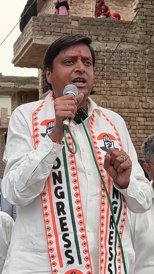 नोहर विधायक लाईव नोहर के वार्ड 27 से
Amit Chachan