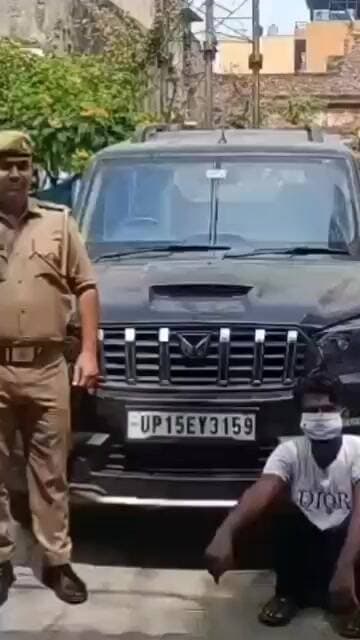 हापुड़- कार में डीजल भराया, पैसे मांग तो सैल्समैन का हाथ गाडी के शीशे में फंसाकर घसीटा #shorts