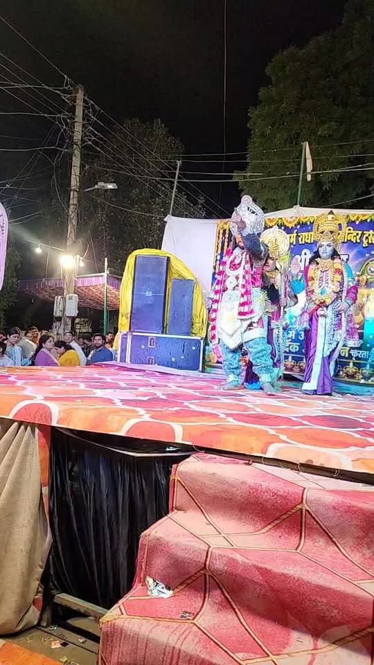 श्री सनातन धर्म राधा कृष्ण मंदिर मॉडल टाउन में श्रीकृष्ण जन्मोत्सव बड़ी धूमधाम के साथ मनाया जा रहा बरसात के बाद भी भारी संख्या में श्रीकृष्ण भगवान के दर्शन के लिए पहुंची जनता