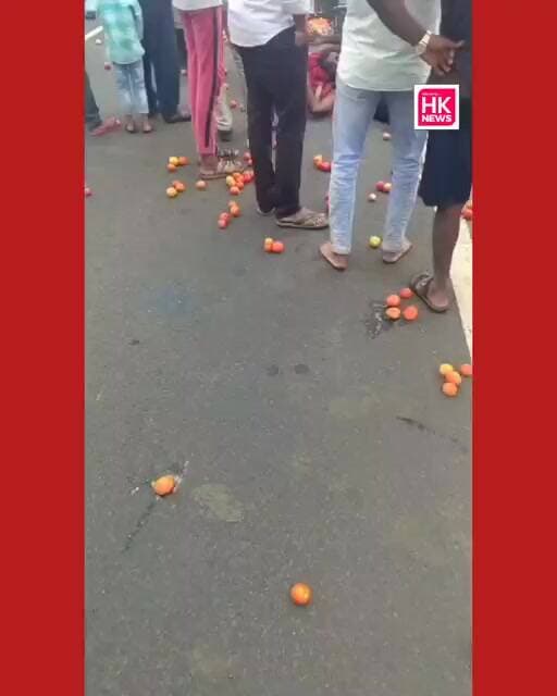 NH-44 पर बड़ा हादसा: आंध्र प्रदेश से यूपी जा रहा टमाटर से