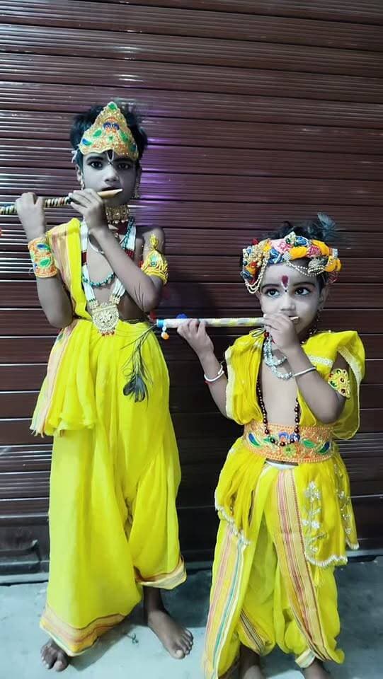 अनमोल और काजू की यह प्यारी राधा-कृष्ण की जोड़ी 💛
#JanmashtamiSpecial #RadhaKrishnaLook #CuteRadha #JanmashtamiCelebration #KanhaLook
