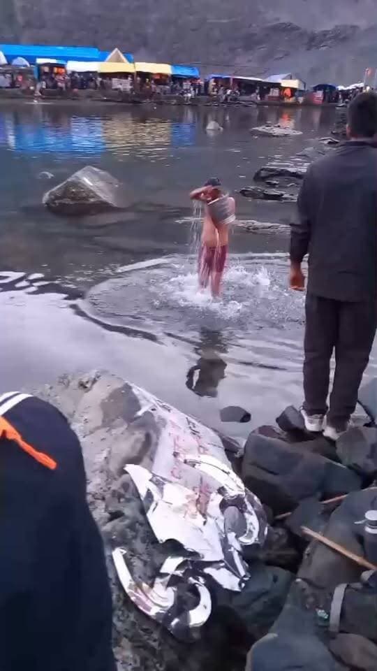 छोटे न्हौण पर 8 हजार श्रद्धालुओं ने लगाई डल झील में आस्था की डुबकी, आज हड़सर से 3500 से अधिक यात्री पैदल रवाना