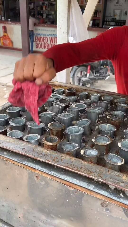 Dry Fruits Loaded Stick Mawa Kulfi Making From Scratch 😍 | Ghaziabad Street Food with vinay
#MawaKulfi #Kulfi #DryFruitsKulfi #StickKulfi #KulfiMaking #StreetFood #GhaziabadStreetFood