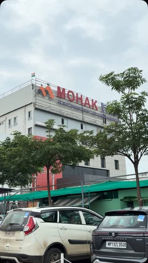 Dr. Mohit Bhandari creates history with 50+ robotic bariatric surgeries in a single day in Indore under the pioneering ‘Surgical Swaraj’ initiative. 🇮🇳🤖
With six robotic surgical systems and a highly coordinated multidisciplinary team, the landmark feat showcases India’s growing strength in advanced healthcare, surgical innovation and medical technology.
A powerful tribute to 80 years of India’s Independence and a vision of a more self-reliant, world-class healthcare ecosystem. 🇮🇳
@drmohitbhandari
@mohakbariatrics
#SurgicalSwaraj #DrMohitBhandari #RoboticSurgery #BariatricSurgery #MedicalExcellence
