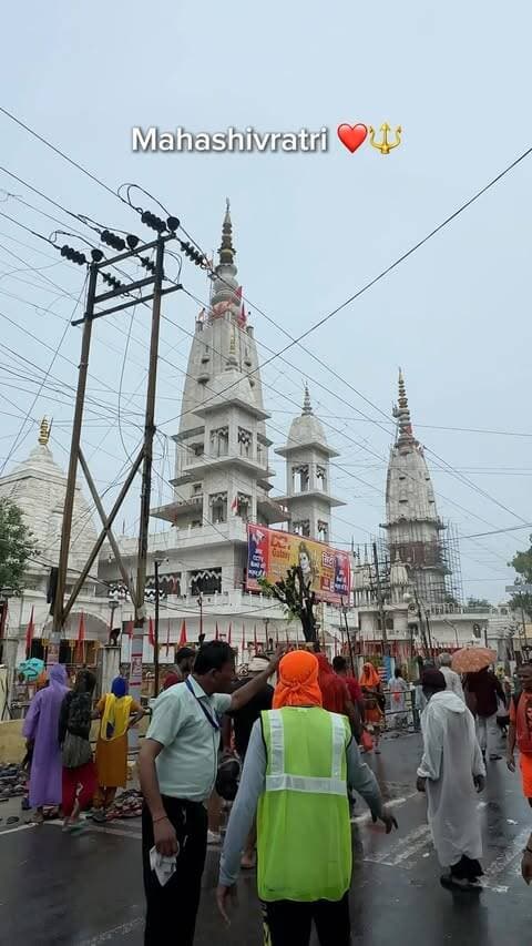 “Har Har Mahadev ❤️🔱
.
.
.
.
.
#harharmahadev #bolbam #kanwaryatra #mahadev #meerut