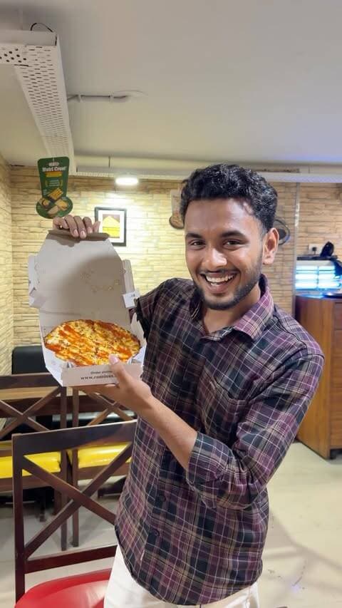 🍕 **Kota Foodies, तैयार हो जाओ! Rominus Pizza & Burger के Mega Deals आ चुके हैं! 🔥**
₹99 से ₹499 तक ऐसे शानदार combos कि Pizza Party का मज़ा अब budget में ही मिलेगा! 😍🍔🍕
₹99 में Burger, Veg Parcel, Italian Samosa, French Fries और Lahori Zeera; वहीं ₹199 में Pizza, Garlic Twisty, Italian Samosa और Soft Drink का मज़ेदार combo. इसके अलावा ₹299, ₹399 और ₹499 वाले **Mega Bonanza Combos** भी available हैं! 🤤🔥
📅 **Offer Valid: 3rd September – 6th September**
📲 **App पर Takeaway & Dine-In के लिए available**
तो अपना favourite combo चुनो, Rominus App से order करो और इस limited-time deal का पूरा फायदा उठाओ! ❤️
#RominusPizza #Rominus #KotaFoodies #KotaFood #KotaEats MegaDeals PizzaLovers FoodDeals PizzaDeal BurgerLovers Kota Foodie