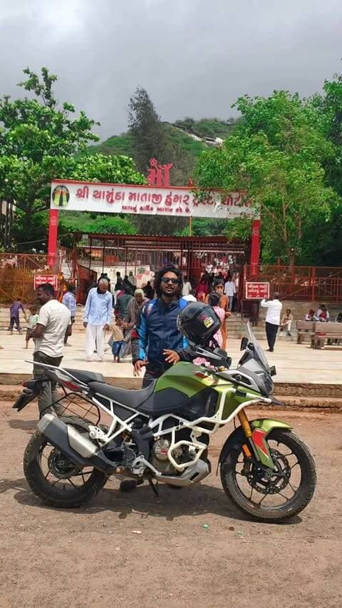 Finally Chotila Pohach gaye , junagadh Bike trip on TVS Apache RTX
Video upload karna reh gaya tha
#gujjurider #himmatnagar_heart_of_sk #chotila #travel