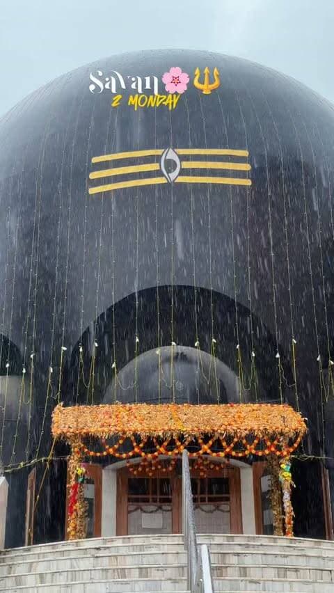 Har har Mahadev 🙏
#banaras #trendingreels #kashi #mahakal #reelit