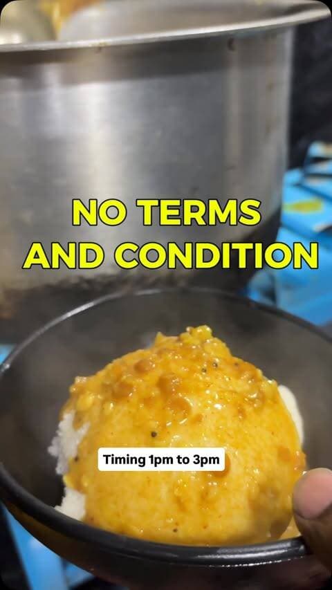 Best offer for food lovers 😱
.
.
.
📍Location anand nagar Siddharth lake city
.
.
.
#sardarjikiyatrabhopal #foodporn #streetfood #bhopalfoodvloggers #freefood