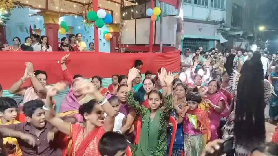 कान्हा के जन्मोत्सव में उमड़ा जनसैलाब, कृष्ण-सुदामा की झांकी ने लूटी महफिल
