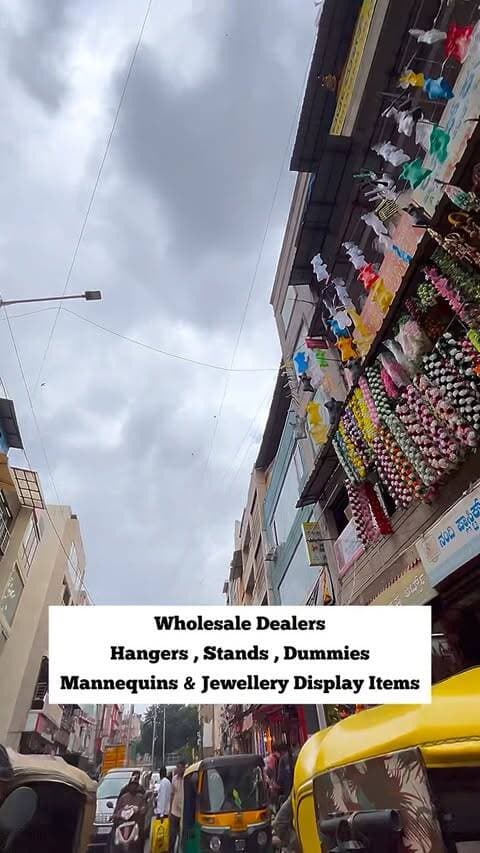 📌 @love_bengaluru @roopkalahanger
.
.
#hangers #dummies #displayitems #manufacturer