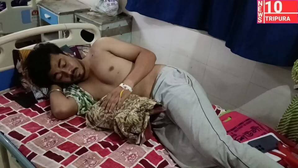 উদয়পুর খিলপাড়া সিএনজি স্টেশনের সামনে ব্যাপক মারপিটে গুরুতর আহত ১। বর্তমানে আহত যুবক গোমতির জেলা হাসপাতালে চিকিৎসাধীন।
