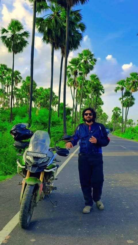 Most Attractive road of Gujarat, Surrounded by Lot of Talpadi Trees , It is Neja , Khambhat
#gujjurider #neja #khambhat #gujarat #kerla