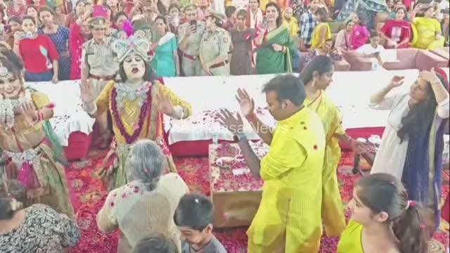 जन्माष्टमी पर भक्ति के रंग में रंगा मेरठ, गीतों पर जमकर थिरके अधिकारी Murthy Bgts Bathala