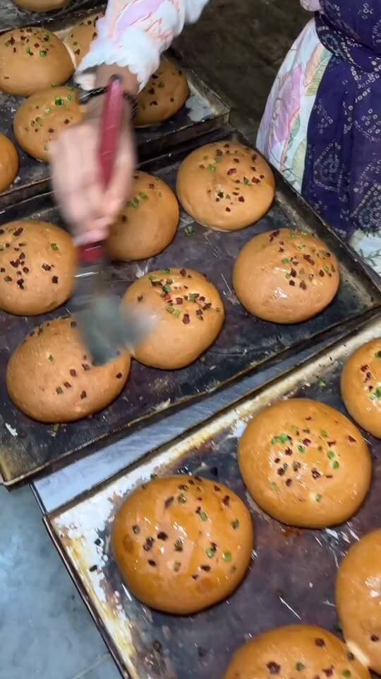 Most Hygienic Cherry Bun Making In Huge Quantity | Factory Level Production | Kanpur
#CherryBun #BunMaking #Bakery #BakeryProcess #FactoryMaking #FoodFactory #StreetFood #IndianFood