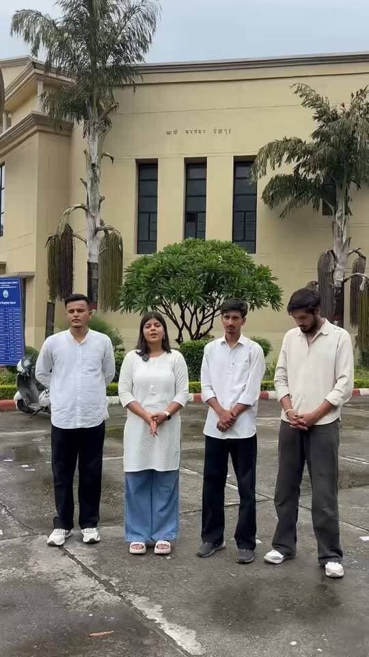 श्रीनगर में कौन कर रहा राजस्थान व उत्तराखंड के बीच खाई पैदा। जय हो के छात्र नेताओं ने किया वीडियो जारी। कागज फाड़ने के आरोपों पर रखी अपनी बात। जय हो के वरिष्ठ नेता आयुष मियां ने कहां झूठ फैलाने वालों को मिलेगी करारी हार।