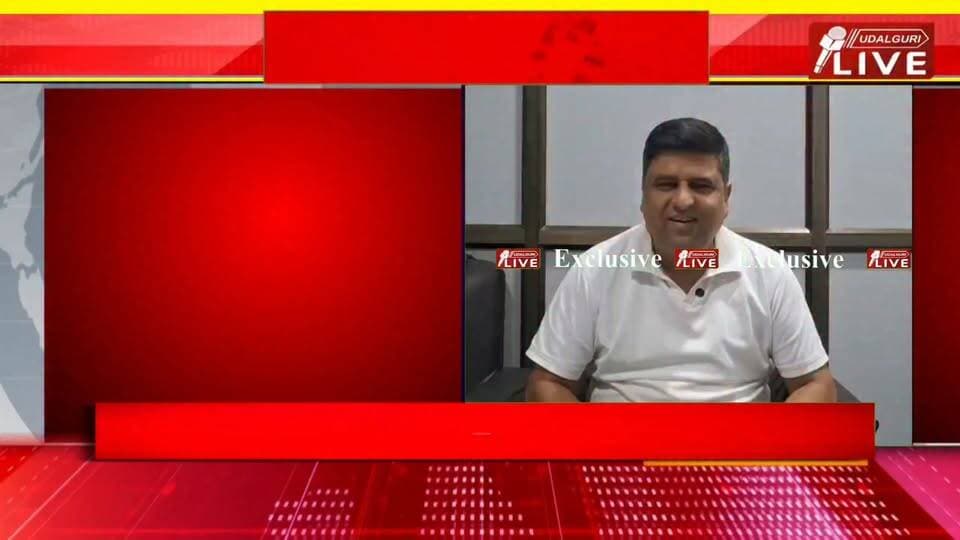 ◾ ইউ পি পি এলৰ ৩ জন সাংসদক কটাক্ষ বিপিএফ নেতা ৰাজু ঢকালৰ।
◾ “আছে গৰু নাবায়ে হাল, থকাতকৈ নাথায়েই ভাল”— ইউ পি পি এলক কটাক্ষ ৰাজু ঢকালৰ।
◾ ৩ জন সাংসদ থকাৰ পাছতো অসম-বিটিচিৰ বাবে কি উল্লেখনীয় কাম কৰিলে, হিচাপ দিবলৈ দাবী।
◾ কেৱল সাংসদ থকাৰ অহংকাৰ নহয়, ৰাইজৰ উন্নয়নৰ বাবে কি কৰিলে সেয়া স্পষ্ট কৰক— ৰাজু ঢকাল।
◾ বিটিচি পৰিষদীয় আৰু বিধানসভা নিৰ্বাচনে ইউ পি পি এলৰ প্ৰতি ৰাইজৰ আস্থা নথকাৰ প্ৰমাণ দিছে বুলি মন্তব্য।
◾ আগন্তুক লোকসভা নিৰ্বাচনতো ৰাইজে ইউ পি পি এলক উচিত প্ৰত্যুত্তৰ দি পুনৰ প্ৰত্যাখ্যান কৰিব— ৰাজু ঢকাল।