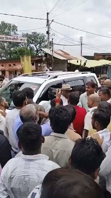 भाजपा धौहनी विधायक कुमार सिंह टेकाम ने मड़वास में व्यापारियों की सुनी पीड़ा-वेदना
दिया आश्वासन—जल्द ही समस्याओं का होगा समाधान, बेहतर परिणाम देखने को मिलेंगे