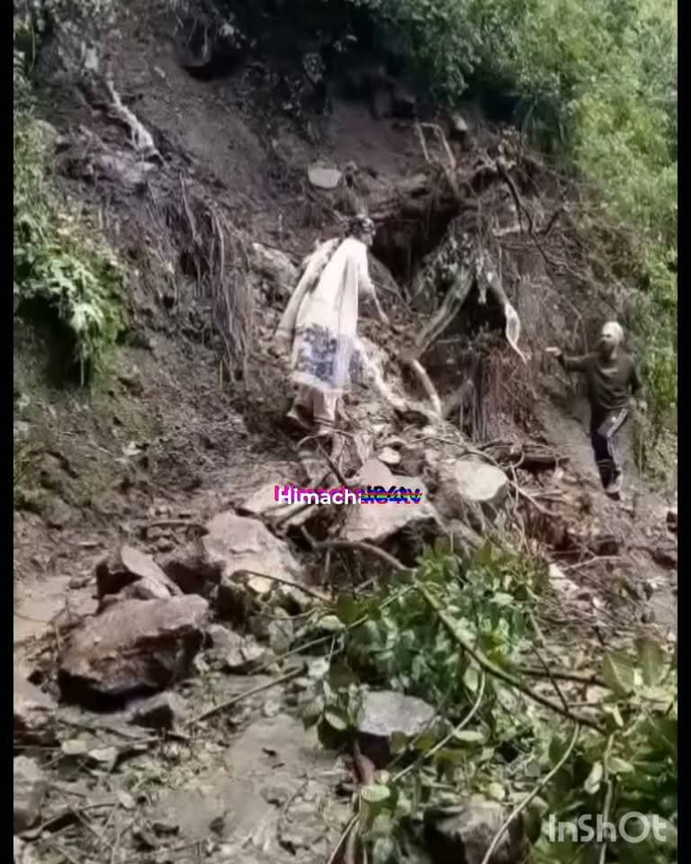 चमोली में हेमकुंड साहिब पैदल मार्ग पर खतरा! तीन जगह रास्ता क्षतिग्रस्त, जान जोखिम में डालकर गुजर रहे श्रद्धालु
#चमोली #हेमकुंडसाहिब #HemkundSahib #पैदलमार्ग #उत्तराखंड #UttarakhandNews #श्रद्धालु #सड़कक्षतिग्रस्त #यात्रामार्ग #जानजोखिममें #रेस्क्यू #BreakingNews #ChamoliNews #Himachal84TV