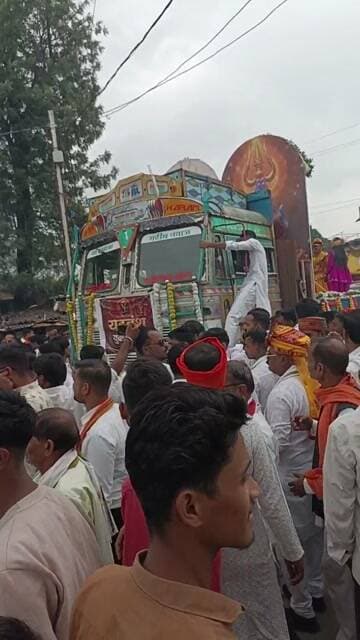 🔴 LIVE | जुन्नारदेव
🦚 श्रीकृष्ण जन्मोत्सव की भव्य यात्रा 🚩
यदुवंशी समाज के नेतृत्व में निकली भव्य यात्रा में बड़ी संख्या में यदुवंशी समाज के लोग उत्साहपूर्वक शामिल हुए
#LIVE #जुन्नारदेव #जिला_यदुवंशी_समाज #श्रीकृष्ण_जन्मोत्सव #श्रीकृष्ण_यात्रा #कृष्ण_जन्माष्टमी #जयश्रीकृष्ण #राधेराधे