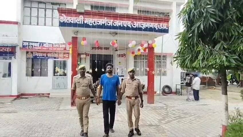 दहेज हत्या में वांछित आरोपी गिरफ्तार, मुकदमा दर्ज होने के 24 घंटे में पुलिस की कार्रवाई, विवाहिता की हत्या के मामले में पति राहुल सिंह गिरफ्तार, तीन लोगों के खिलाफ दर्ज हुआ था मुकदमा
https://abckhabar.in/?p=8036