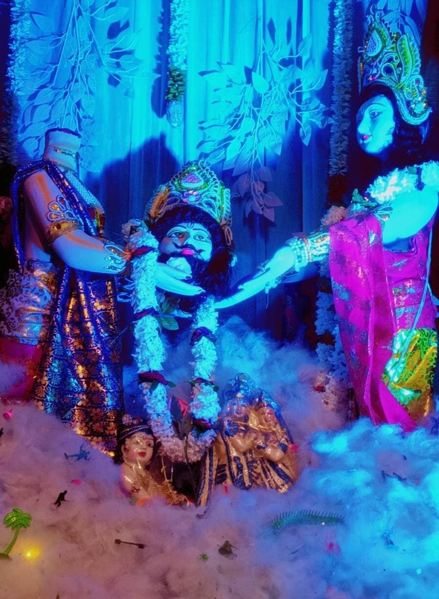 डॉ. रामलाल गली, निजामुद्दीनपुरा मऊ में सजी भव्य कृष्ण झांकी, दर्शन के लिए उमड़ी श्रद्धालुओं की भीड़ #खबरेंअभीतक #KhabareAbhiTak #कृष्णजन्माष्टमी #मऊ #KrishnaJanmashtami