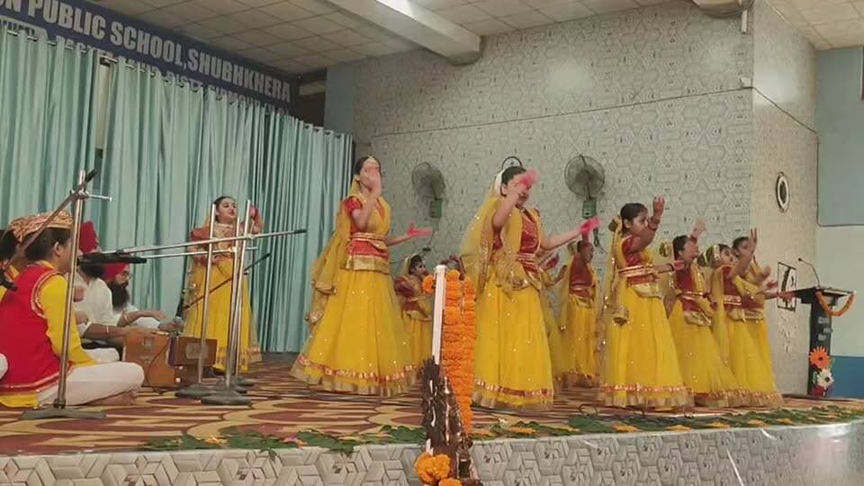 LIVE: शिक्षक दिवस के अवसर पर द स्कॉलर्स होम स्कूल के विद्यार्थियों ने मनमोहक कथक प्रस्तुति से बांधा समां..