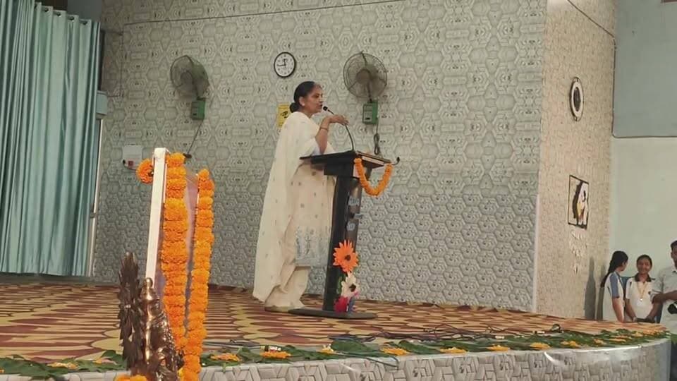 LIVE: सिरमौर एजुकेशन डेवलमेंट सोसाइटी द्वारा पांवटा साहिब में शिक्षक दिवस पर विशेष कार्यक्रम आयोजित, बतौर मुख्य अतिथि पहुंची DC सिरमौर प्रियंका वर्मा..