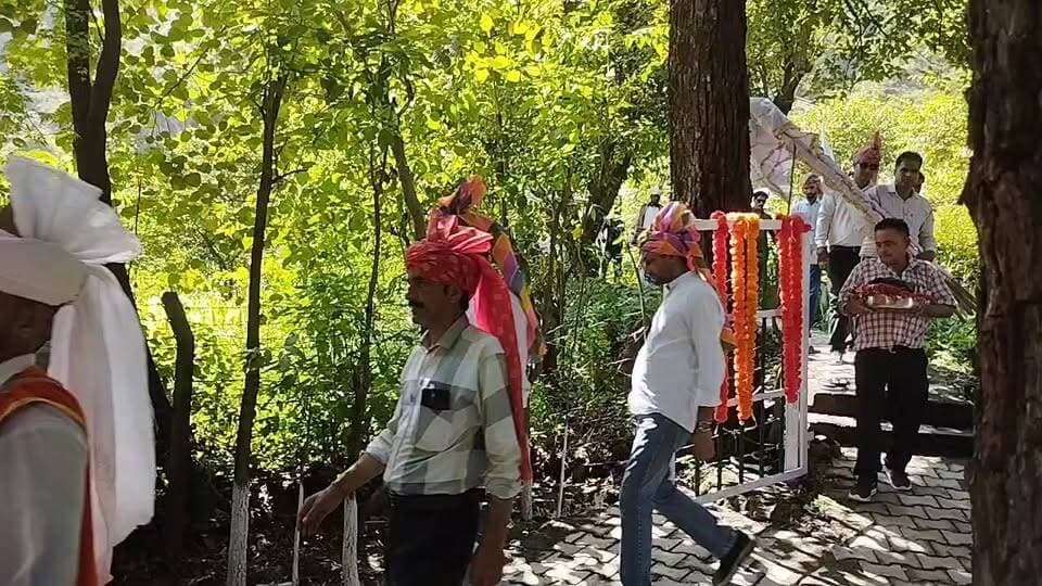 तीन दिवसीय सुरंगानी छिंज मेले में निकली शौभायात्रा
लखदाता में हो रही पुजा अर्चना
#viralvideo #salooni #mela #chamba #himachal