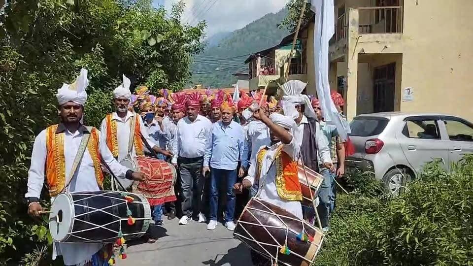 तीन दिवसीय सुरंगानी छिंज मेले में निकली शौभायात्रा
#viralvideo #salooni #mela #chamba #himachal