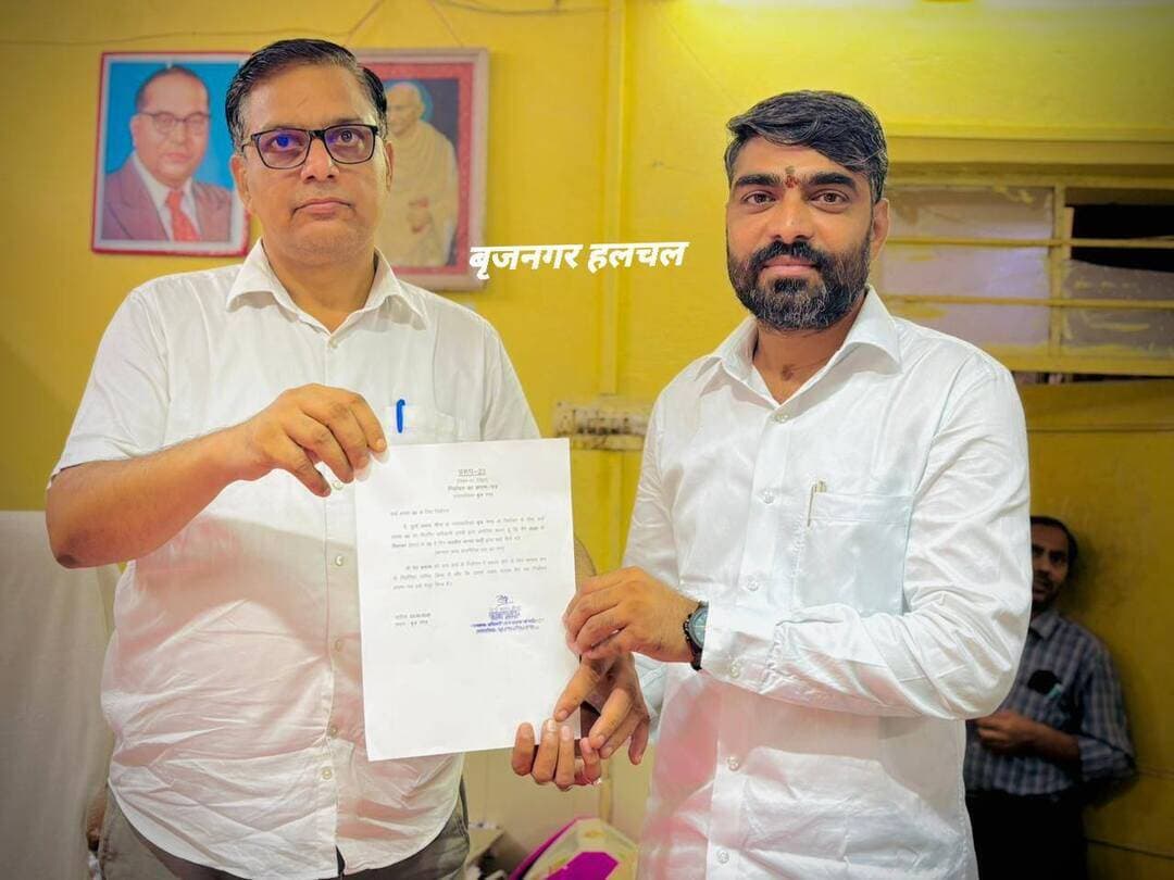 #निर्विरोध_पार्षद__ने_ली_शपथ__
#बृजनगर_____
__ वार्ड नम्बर 5 से निर्विरोध पार्षद वेदप्रकाश पटेल ने की शपथ
__रिटर्निंग अधिकारी दुर्गाप्रसाद मीना ने पद एवं गोपनीयता की शपथ दिलाई