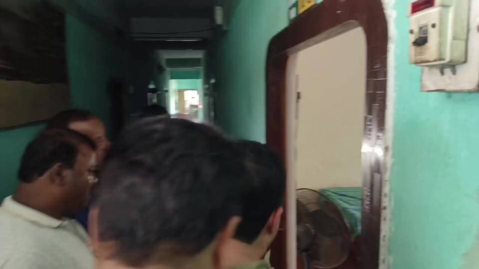 কংগ্রেসের মাইনরিটি রাজ্য সভাপতি সামিম আকতারকে সম্বর্ধনা জ্ঞাপন করেন ব্লক কংগ্রেস সভাপতি হারুন রশিদ