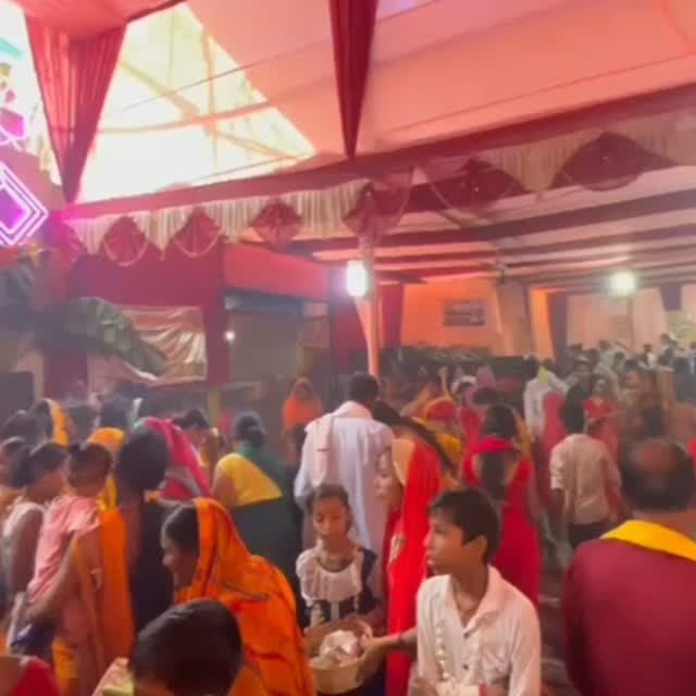 गणिनाथ मंदिर में पूजा अर्चना को लेकर श्रद्धालुओं की जुटी भीड़
#samastipur #bihar #viral #trendingreels #trendingnow