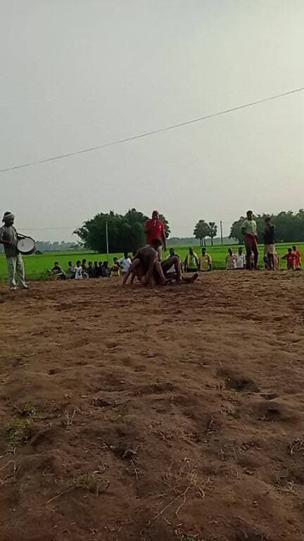 गम्हरिया में श्री कृष्ण जन्माष्टमी के अवसर पर कुश्ती दंगल कार्यक्रम से सीधा प्रसारण