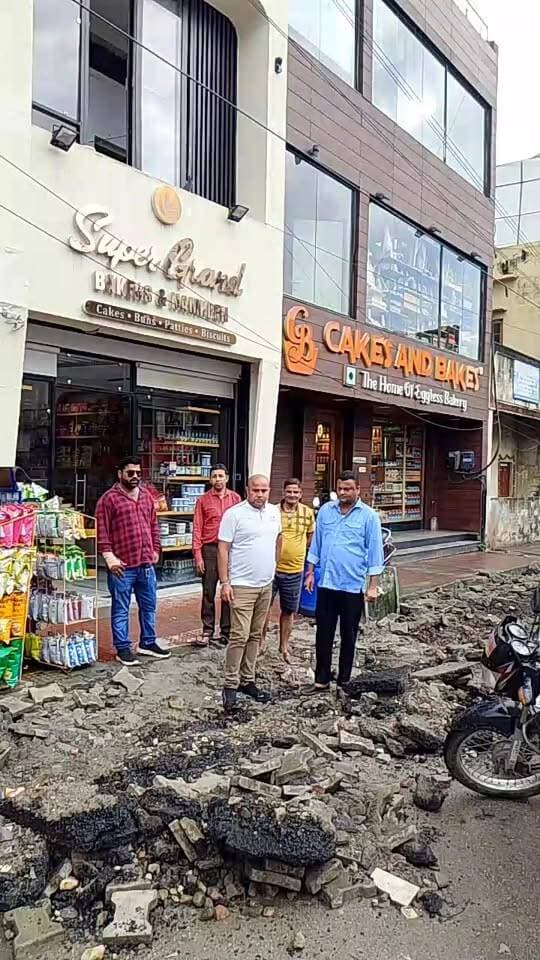 #haridwar : पुराना रानीपुर मोड़ पर कुंभ के कार्यों के लिए तोड़ी गई सड़क पर कांग्रेसियों ने किया प्रदर्शन, क्या बोले आप भी सुने : देखें वीडियो
Haridwar Stambh Vasudev