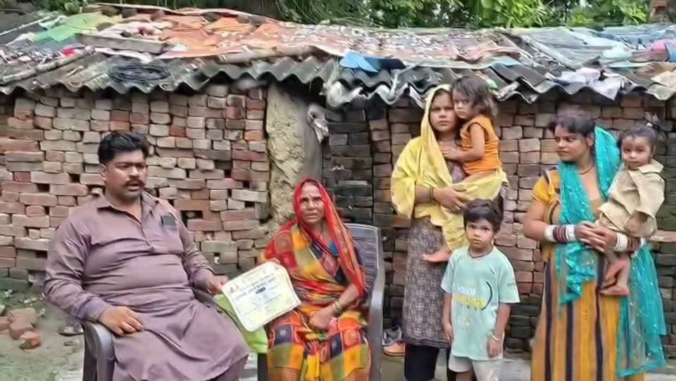 वार्ड नंबर 7 परदहा क्षेत्र में लोगों की समस्याएं जानने पहुंचे मुनव्वर अली मुर्गा, सुनीं स्थानीय लोगों की परेशानियां
#मऊ #परदहा #खबरेंअभीतक #KhabareAbhiTak