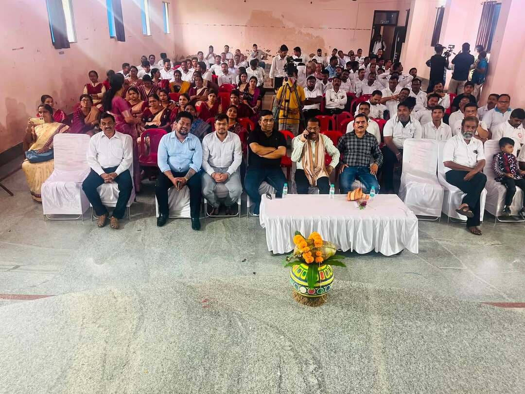 Give a training on a play named as Tasme Shri gurabe namah @ Sanskruti Bhawan,Sonpur.