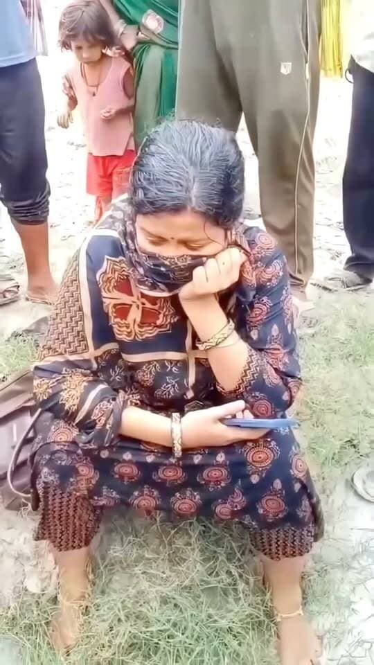 रोसड़ा के रहुआ पुल से युवती ने नदी में लगाई छलांग, देवदूत बने नाविकों ने बचाई जान…
