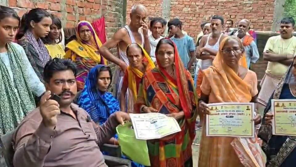 परदहा में आवास समेत अन्य मुद्दों को लेकर मुनव्वर अली मुर्गा ने उठाई आवाज
#मऊ #परदहा #खबरेंअभीतक #KhabareAbhiTak
