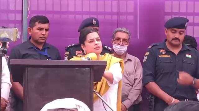 भिवानी के गांव जमालपुर में संबोधित करते हुए मंत्री श्रुति चौधरी