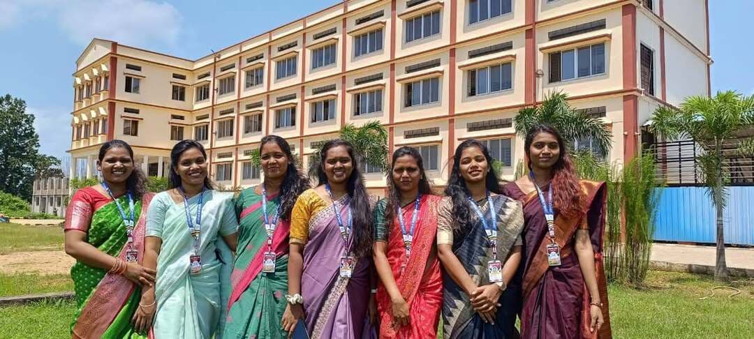 ଲୋୟୋଲା ଇଂରାଜୀ ସ୍କୁଲ ଟାଇଁସର ଠାରେ ଗୁରୁଦିବସ ପାଳିତ #kuchindatvlive #odishanews #kuchinda