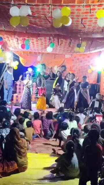 कुरारी में धूमधाम से मनाया श्रीकृष्ण जन्मोत्सव, झांकियों ने मोहा मन