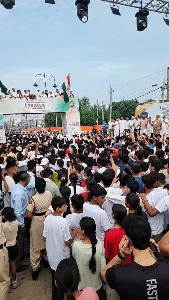 रेवाड़ी मैराथन में उमड़ा जनसैलाब * मुख्यमंत्री नायब सिंह सैनी ने दिखाई हरी झंडी