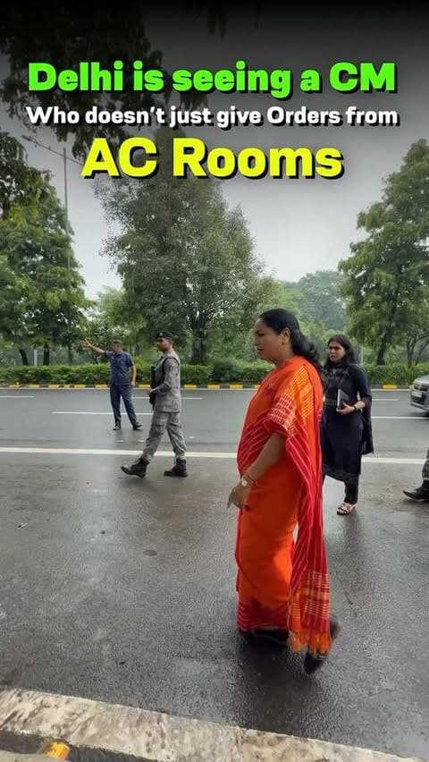 True governance happens on the ground, not behind closed doors, this is what Delhi Chief Minister Rekha Gupta seems to believe in. She stepped on the ground today, inspecting Sadbhavana Park and surrounding roads to assess the impact of continuous rain firsthand.