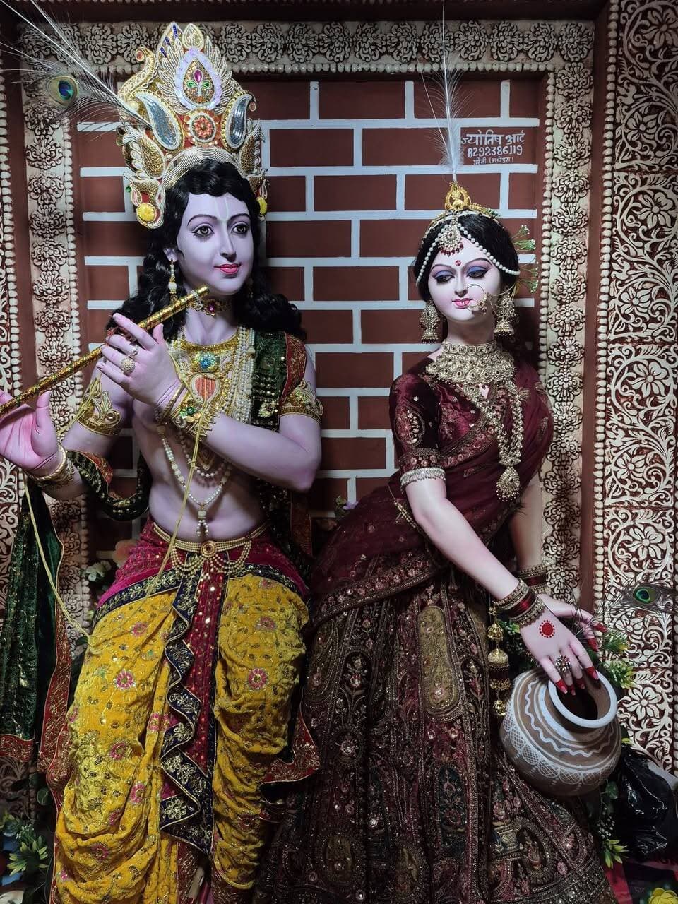 📷 जय श्री कृष्णा 🙏: बोलती तस्वीरें: जन्माष्टमी के अवसर पर मधेपुरा जिला मुख्यालय में बड़ी महावीर मंदिर, पुरानी कचहरी परिसर में लगे जन्माष्टमी मेले में बनी मूर्तियों की भव्यता और सुंदरता देखते ही बनती है।
मधेपुरा टाइम्स Madhepura Times