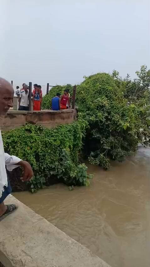कष्टहरणी गंगा घाट मुंगेर
#mungerflood #बिहार_बाढ़ #गंगानदी #GangaFlood #FloodUpdate #मुंगेर #BiharFlood