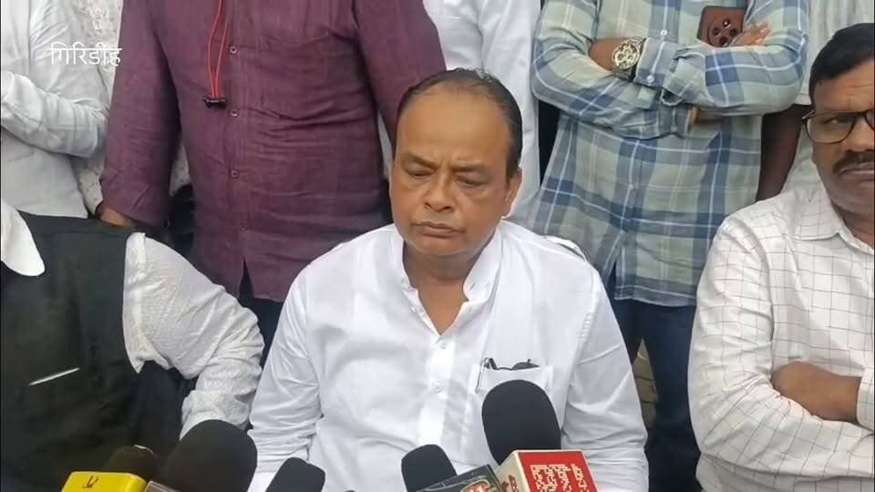 गिरिडीह विधायक सह मंत्री सुदीव कुमार सोनू के निधन मंत्री इरफान अंसारी ने दुःख व्यक्त किया।