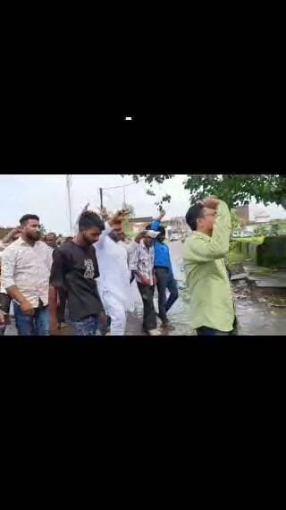 बिना बताए बाइक उठाने पर भड़के ग्रामीण, रीठी थाने में फाइनेंस एजेंटों के खिलाफ सौंपा ज्ञापन